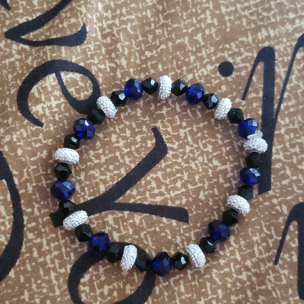 2 Handmade Bracelets - Picture 2 of 2